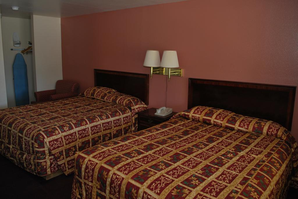Travelodge By Wyndham Klamath Falls Habitación foto
